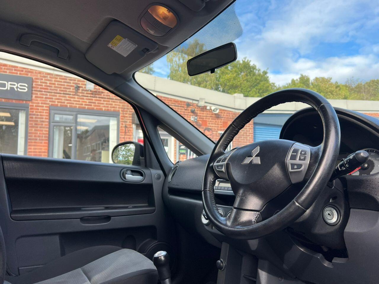 Mitsubishi Colt view 13