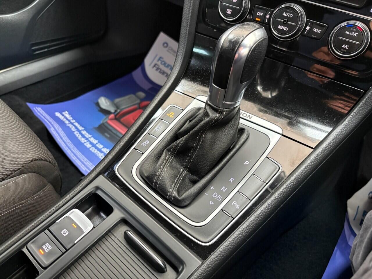 Volkswagen Golf view 27