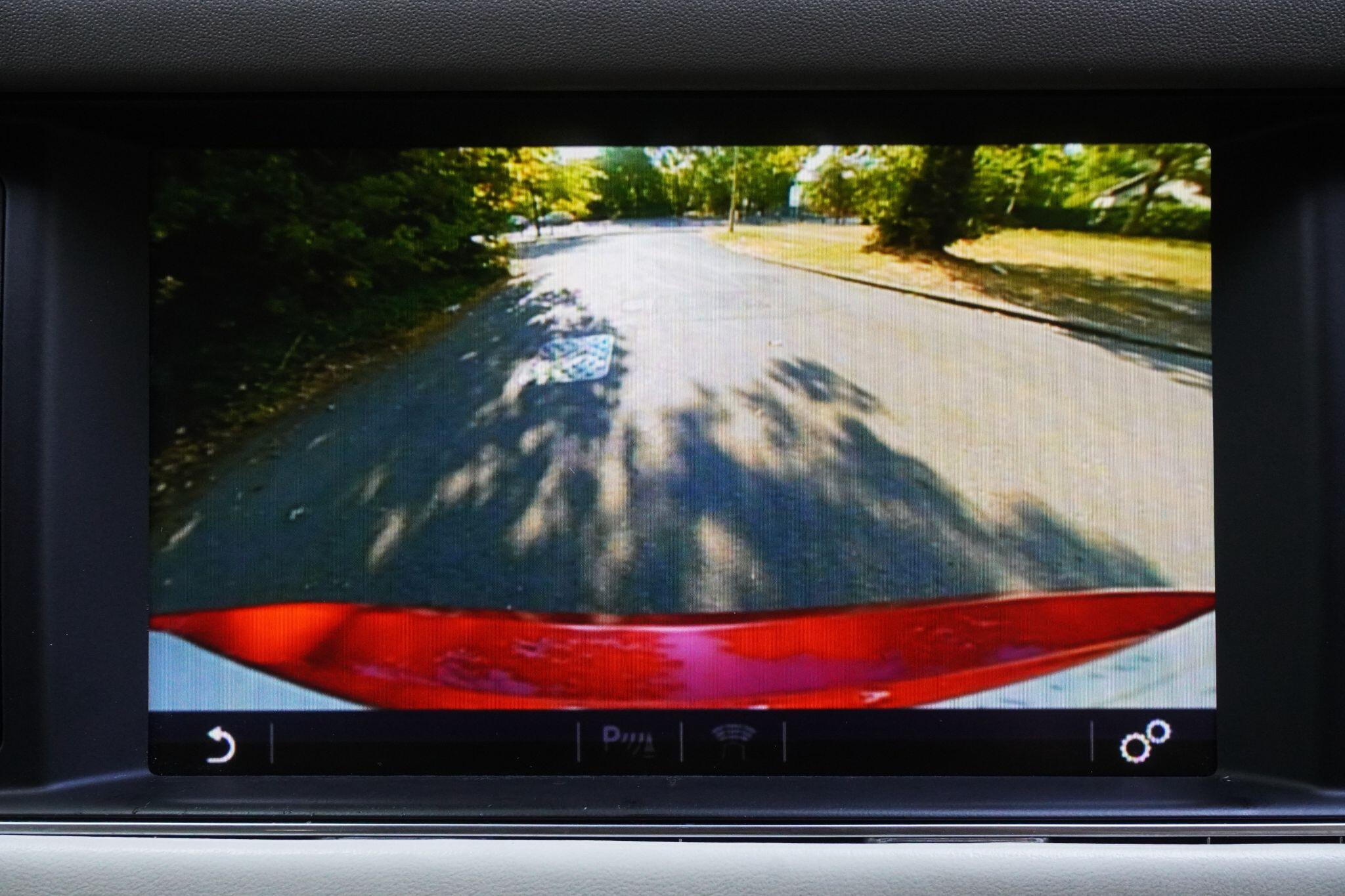 Jaguar XF view 32