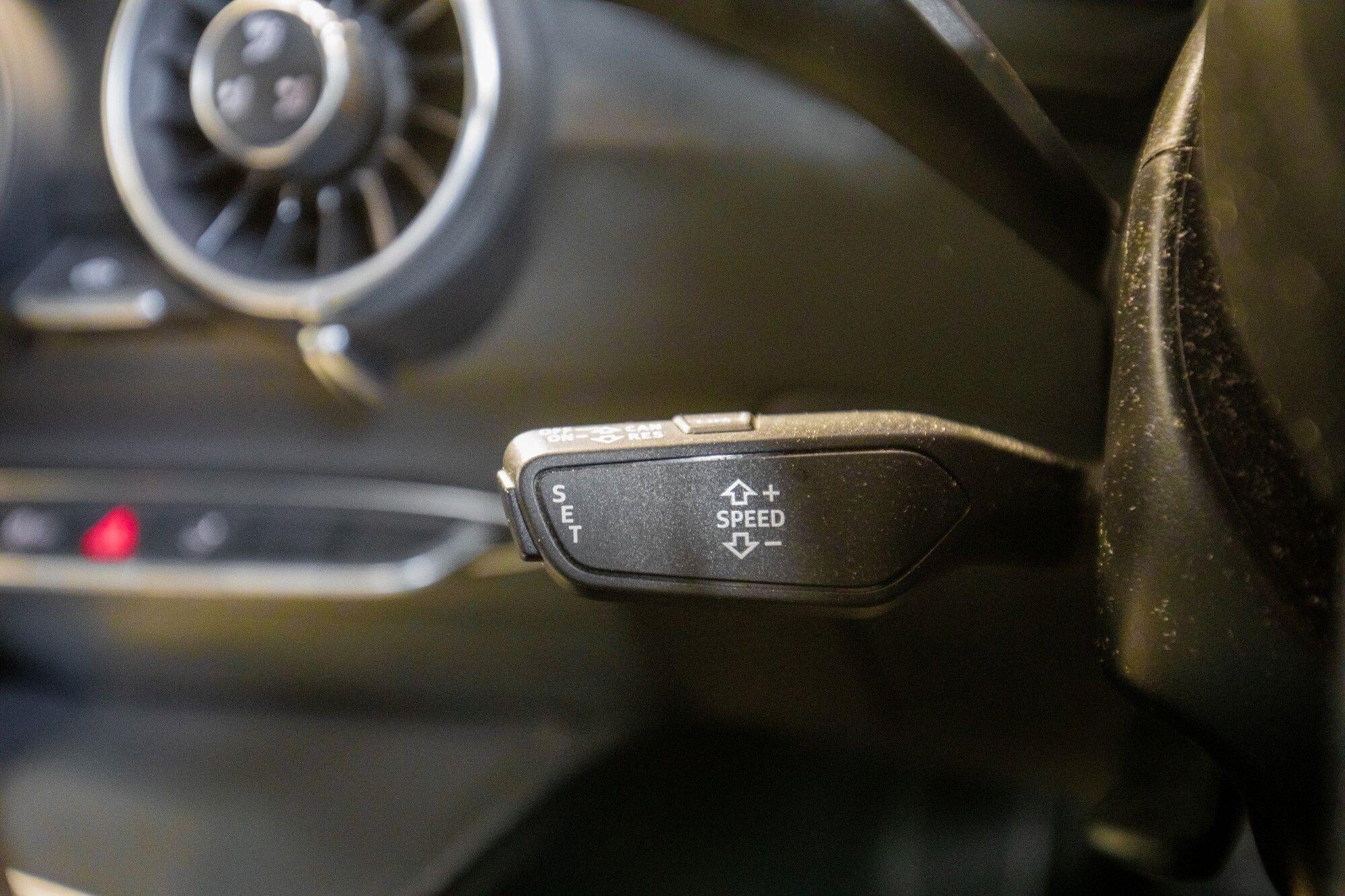 Audi TT view 24