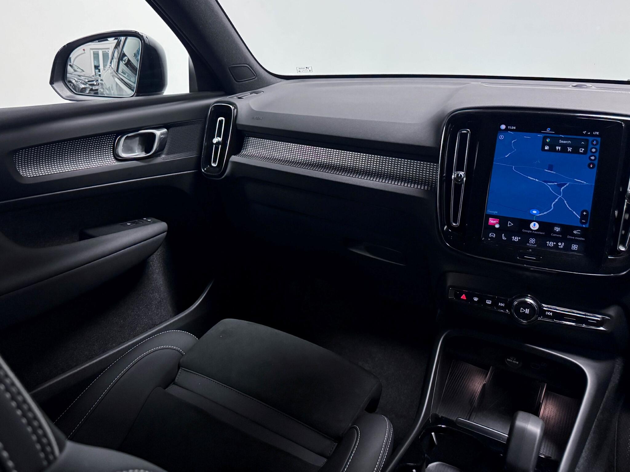 Volvo XC40 view 13