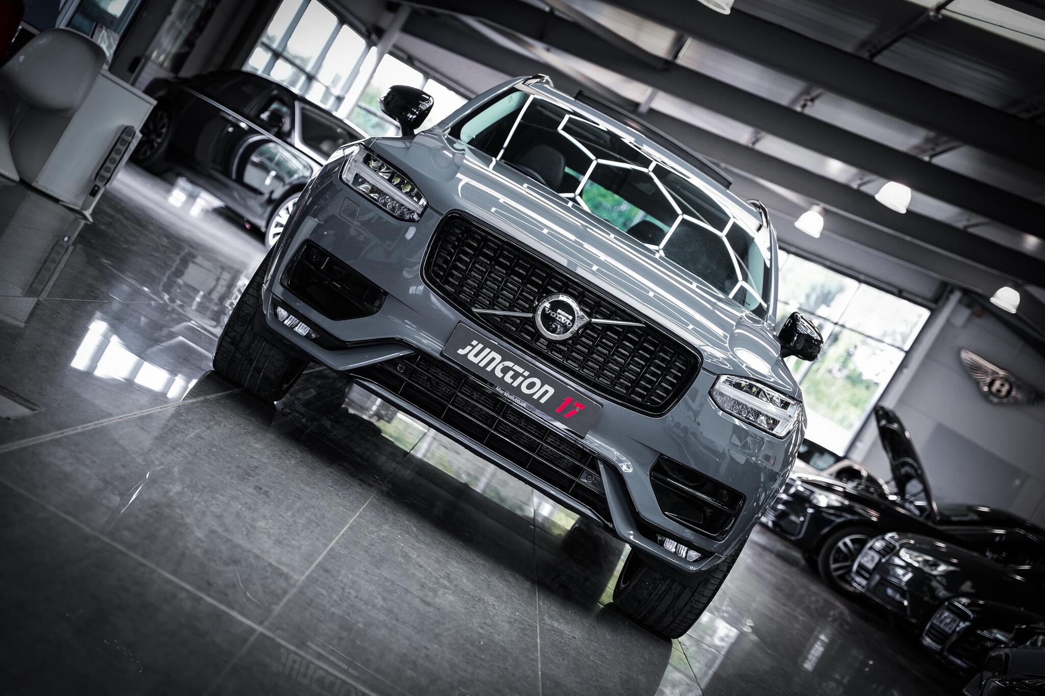 Volvo XC90 view 4