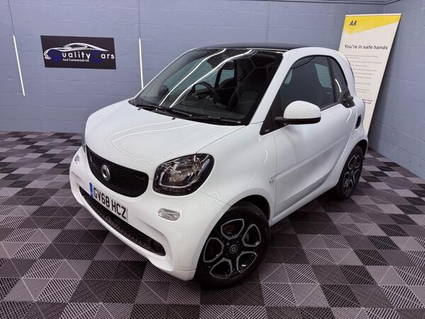 White 2018 Smart fortwo Rear-wheel drive Automatic