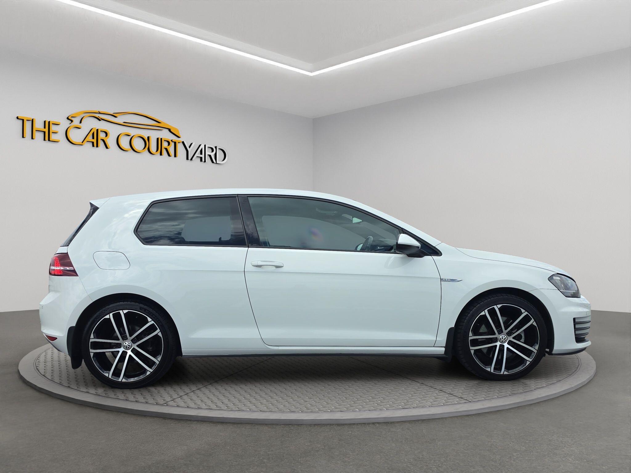 Volkswagen Golf view 8