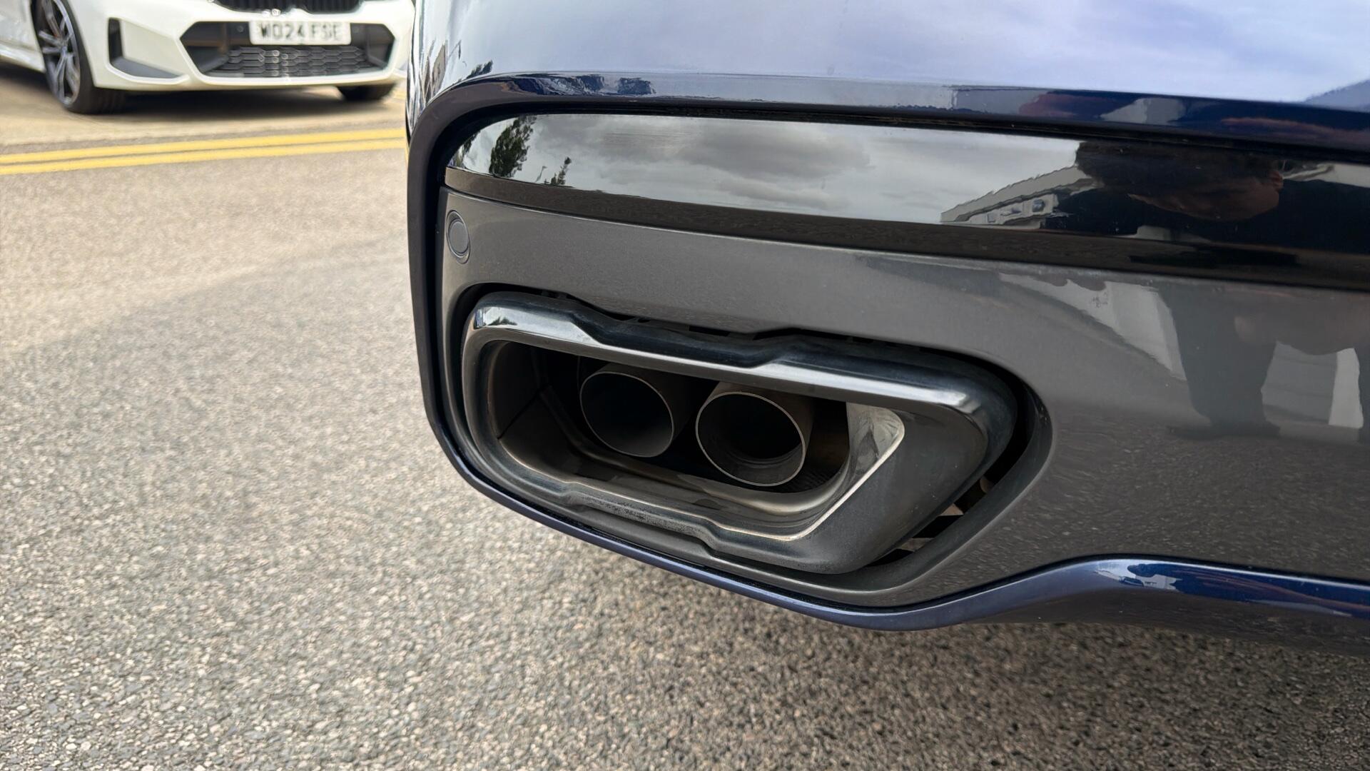BMW X7 view 40