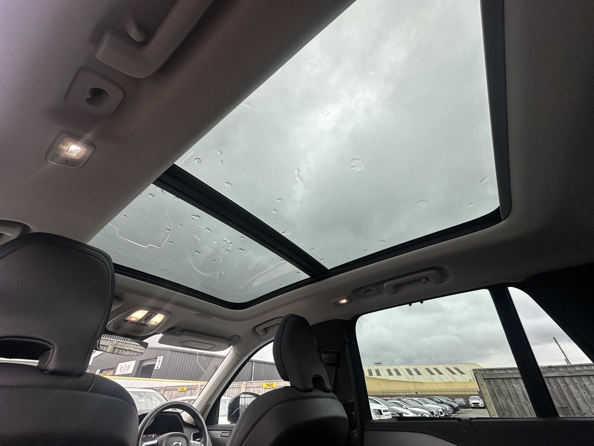 Volvo XC90 view 34