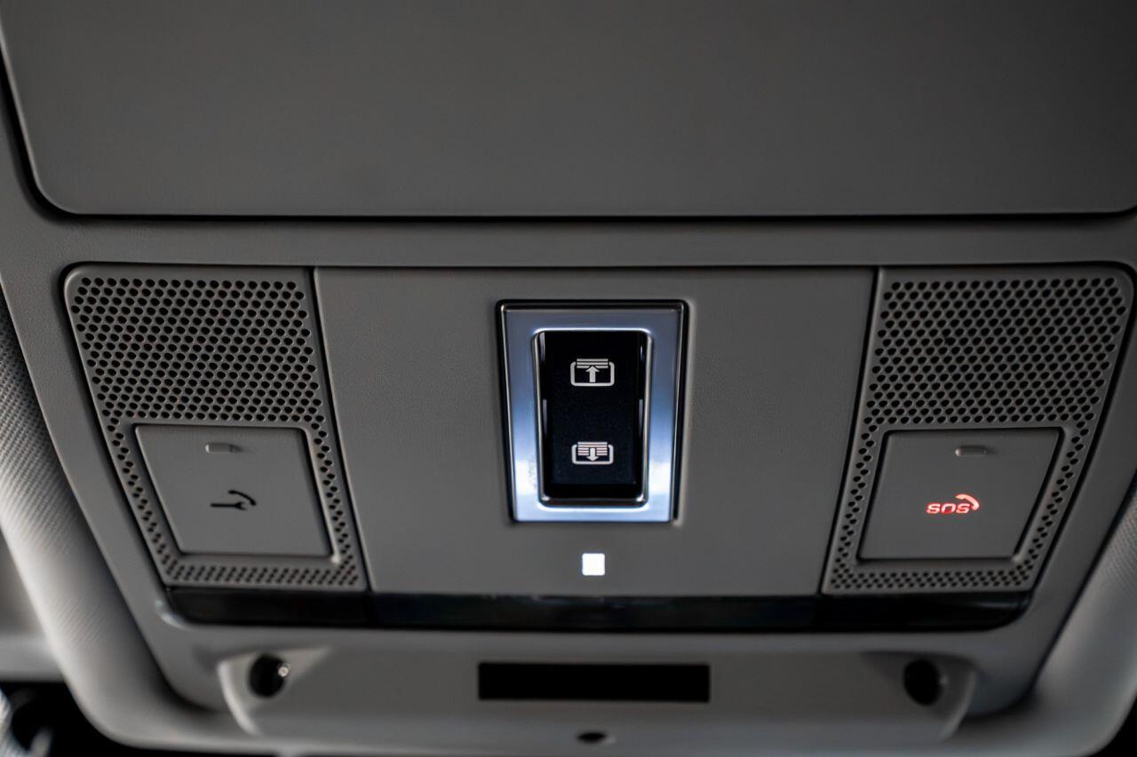 Land Rover Discovery Sport view 39