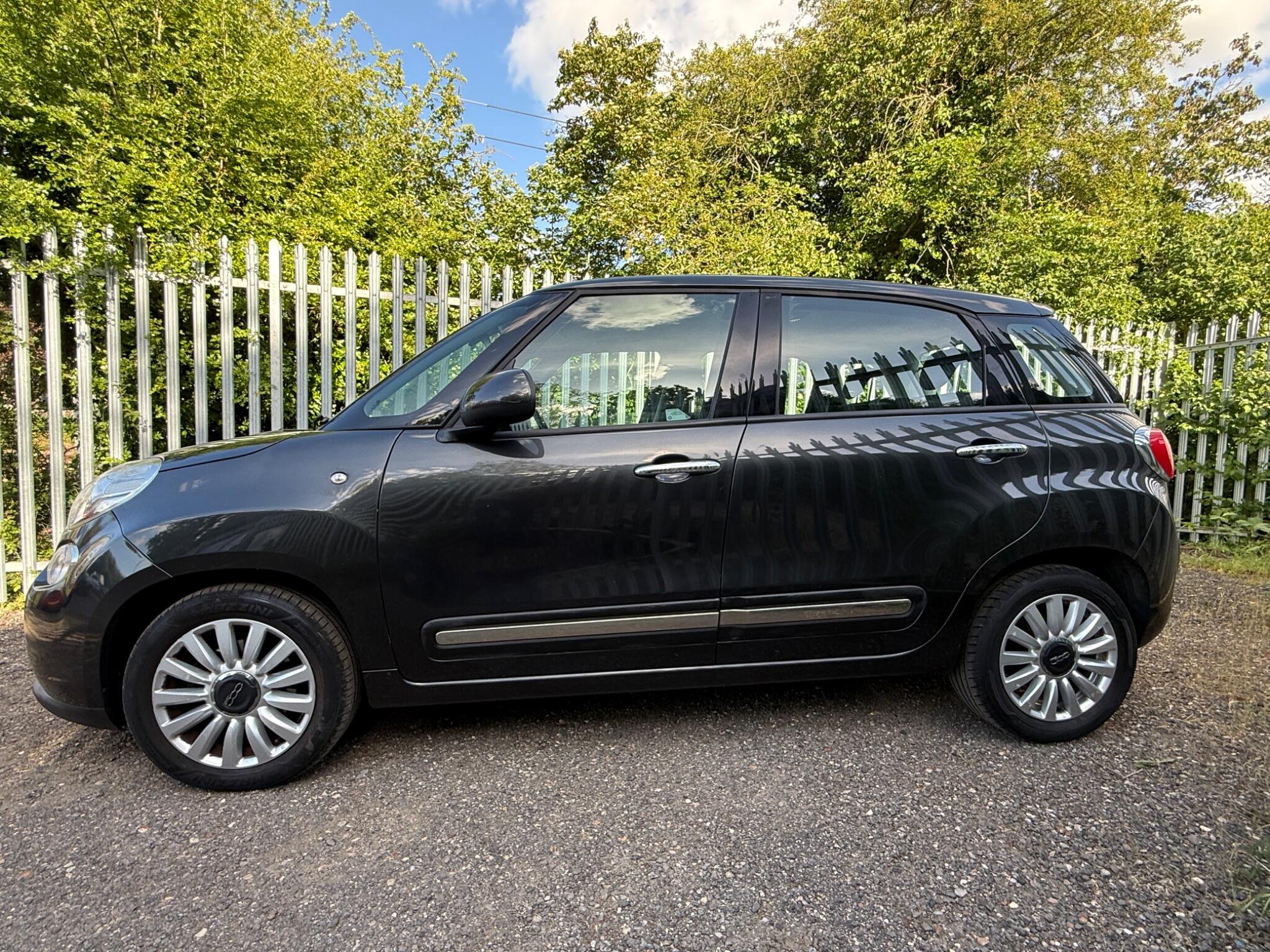 2015 Fiat 500L image 4