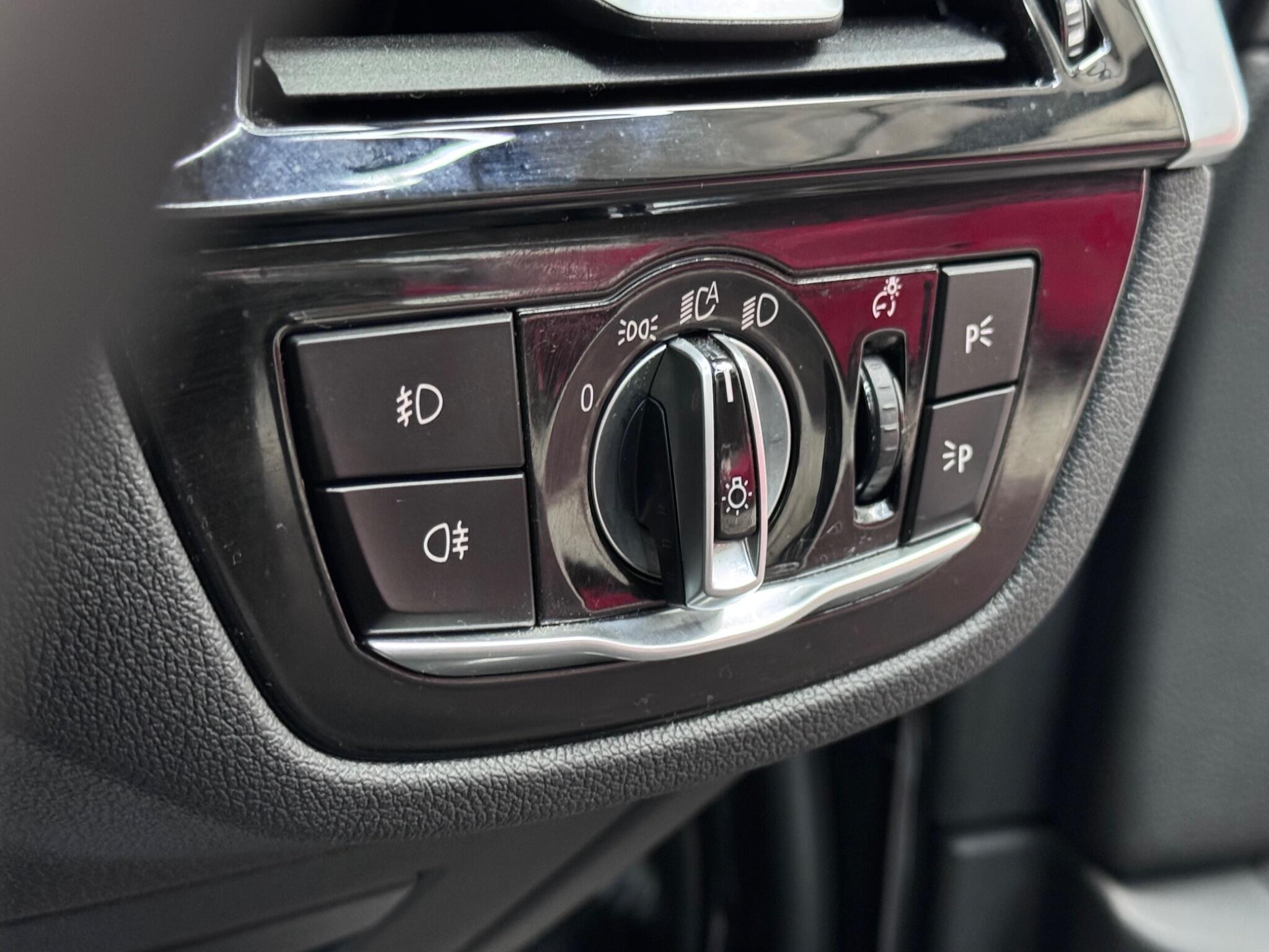 BMW 5 Series view 31
