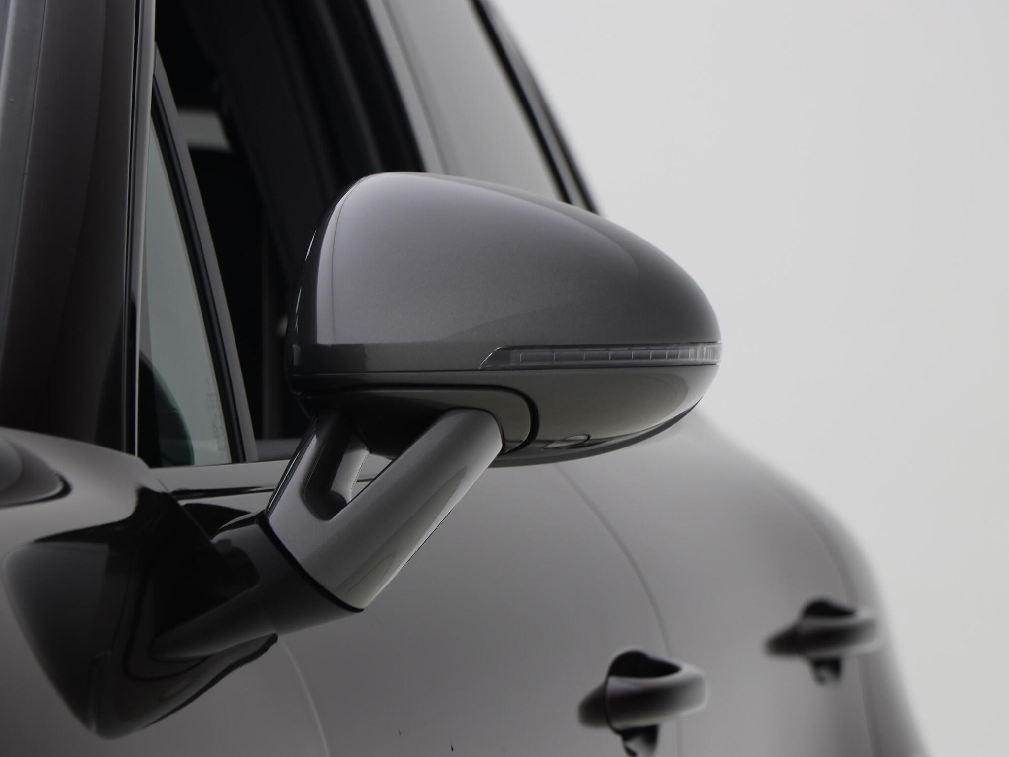 Porsche Macan view 20