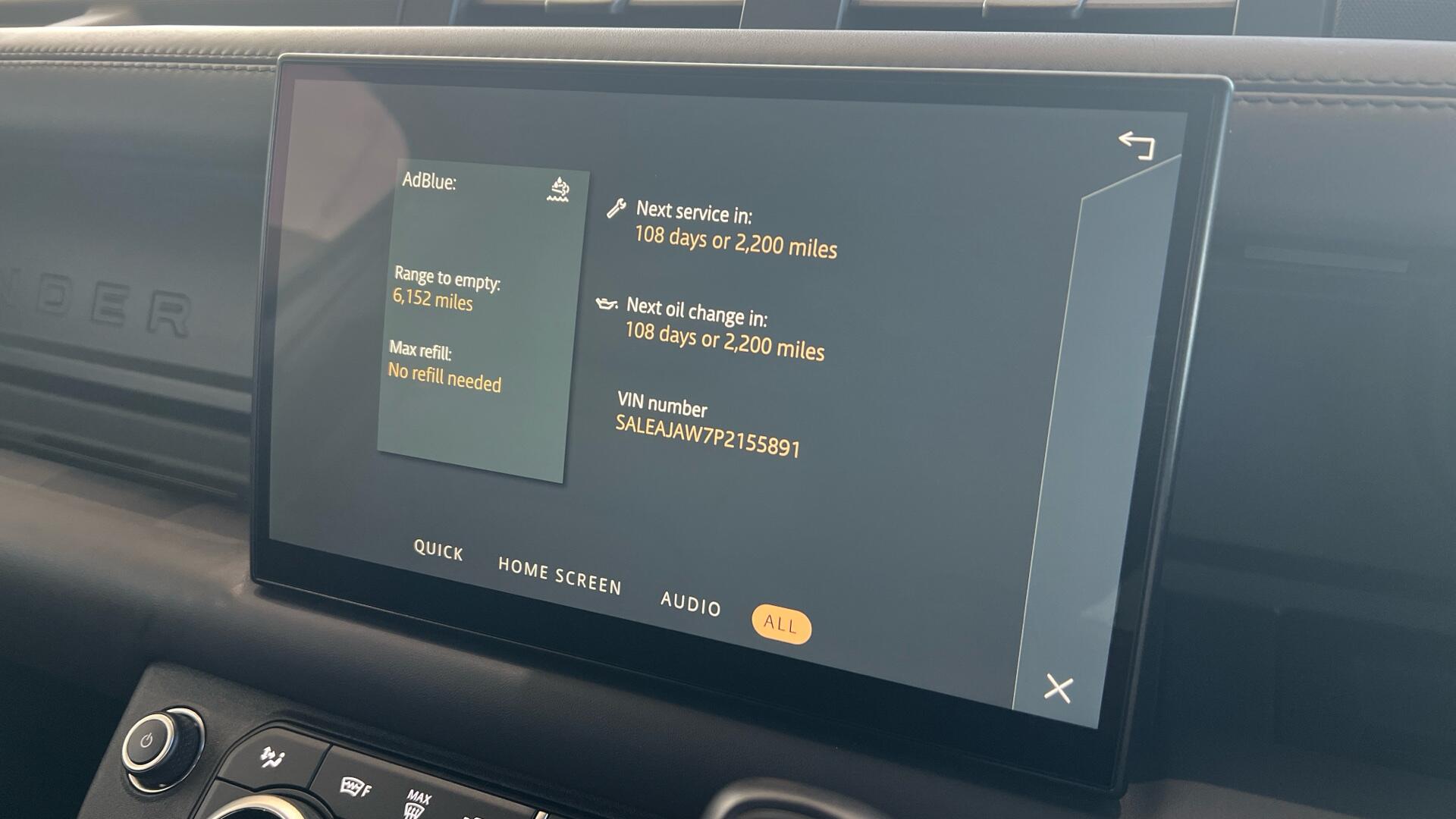 Land Rover Defender view 29