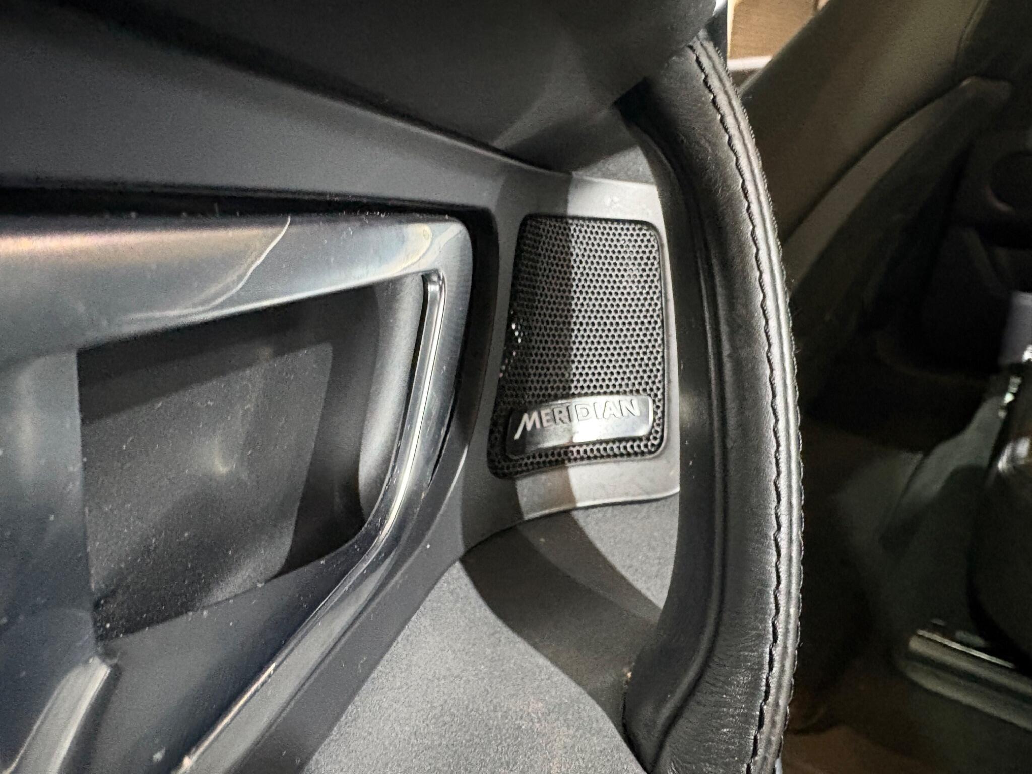 Land Rover Discovery Sport view 65