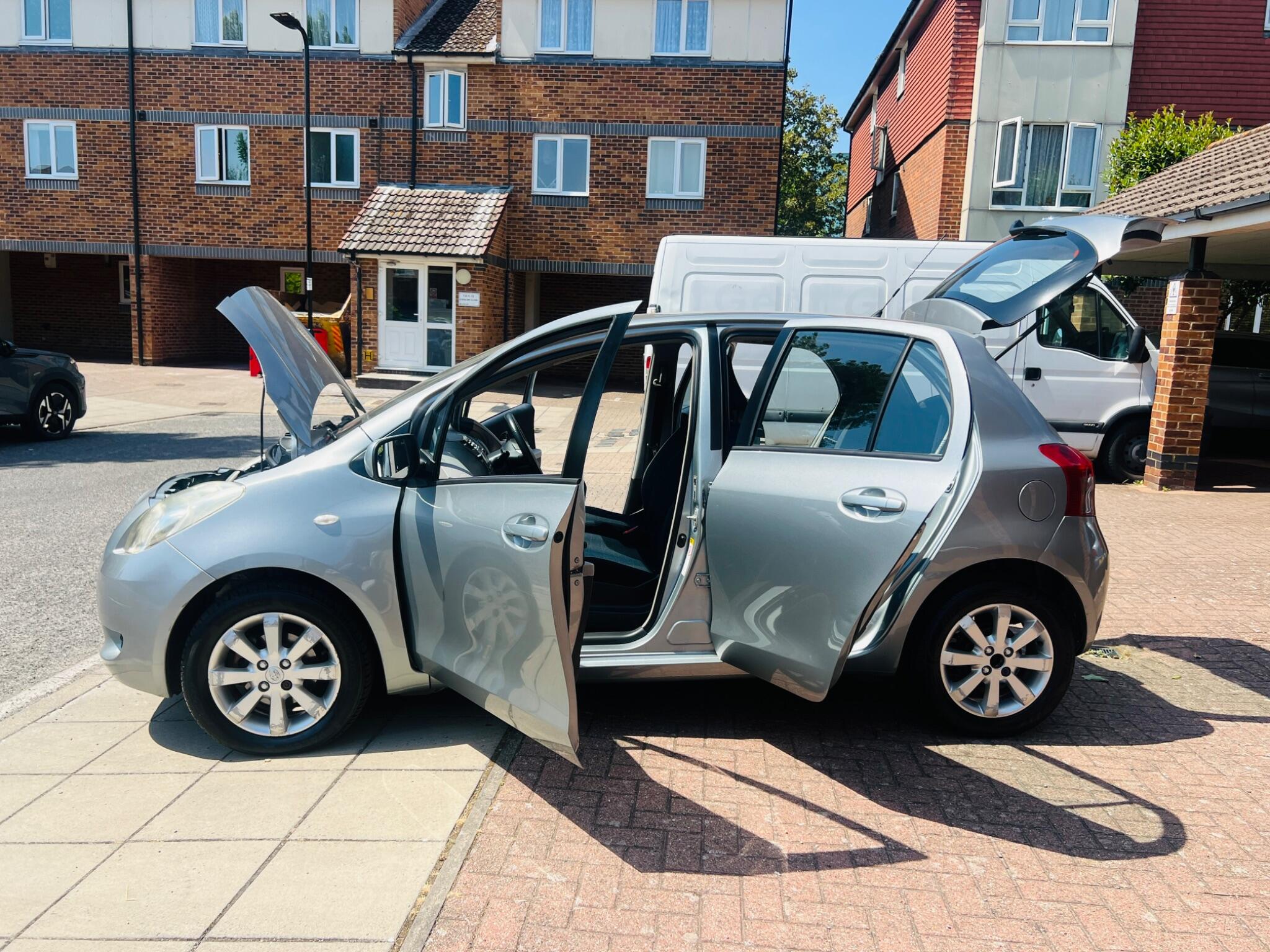 Toyota Yaris view 20