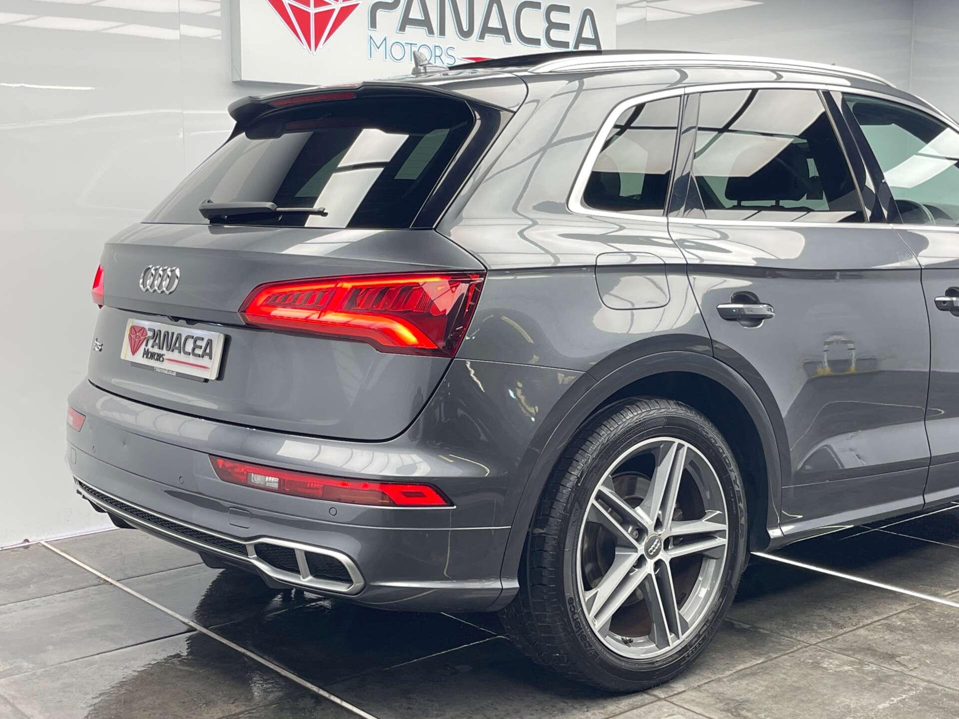 Audi SQ5 view 9