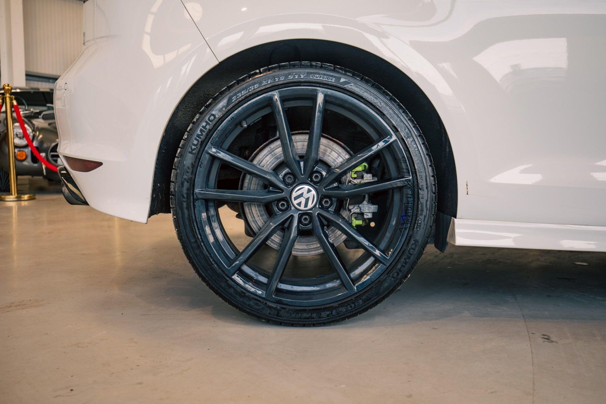 Volkswagen Golf view 8