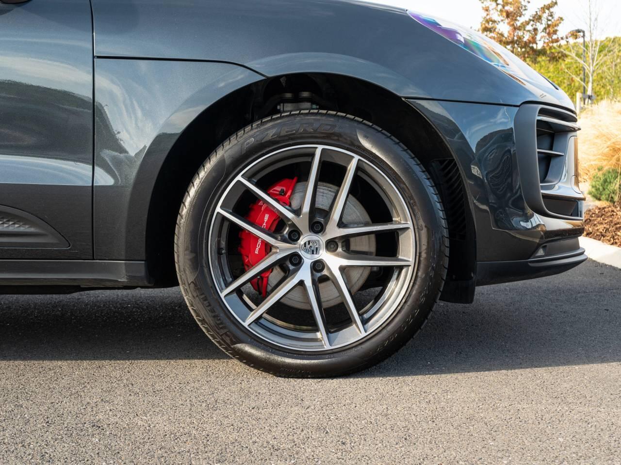 Porsche Macan view 14