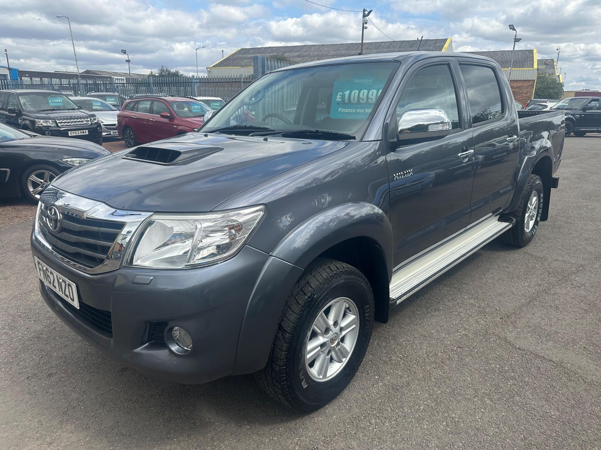 Toyota Hilux view 8