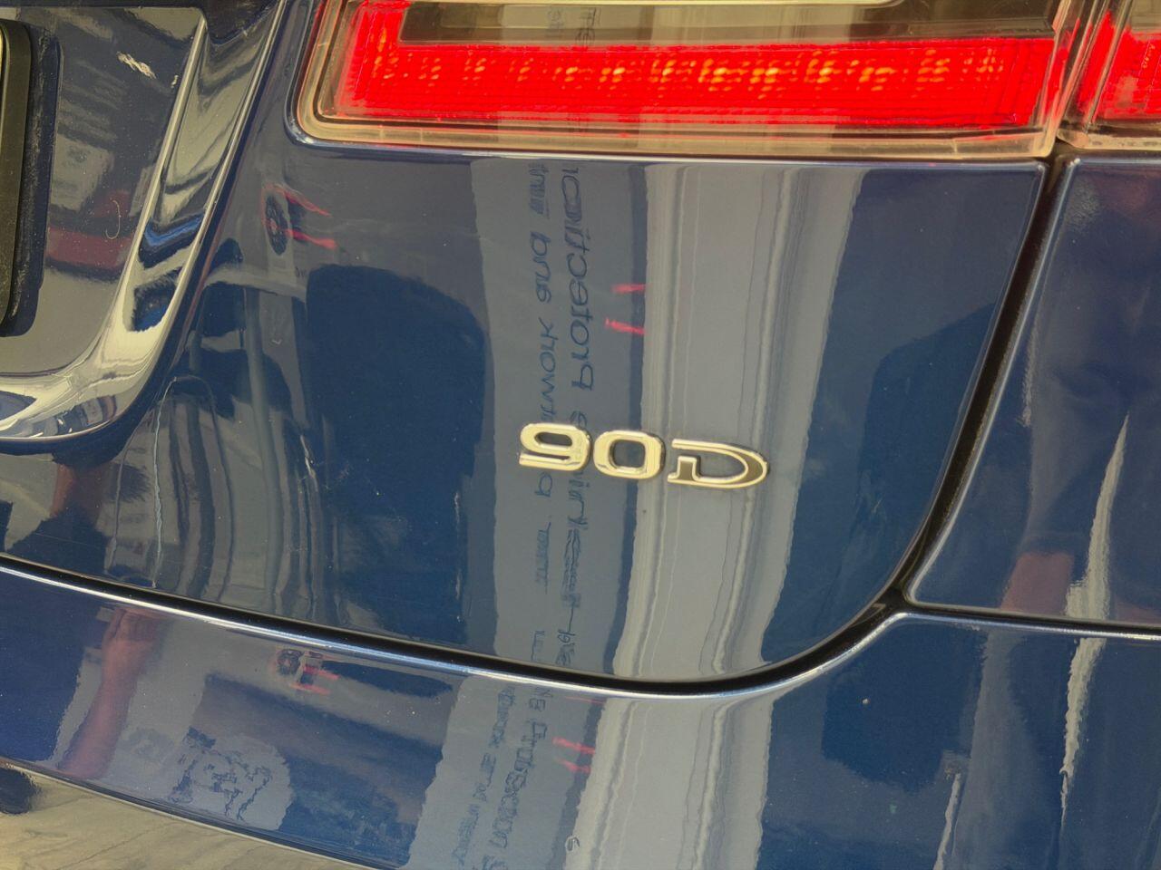 Tesla Model S view 28
