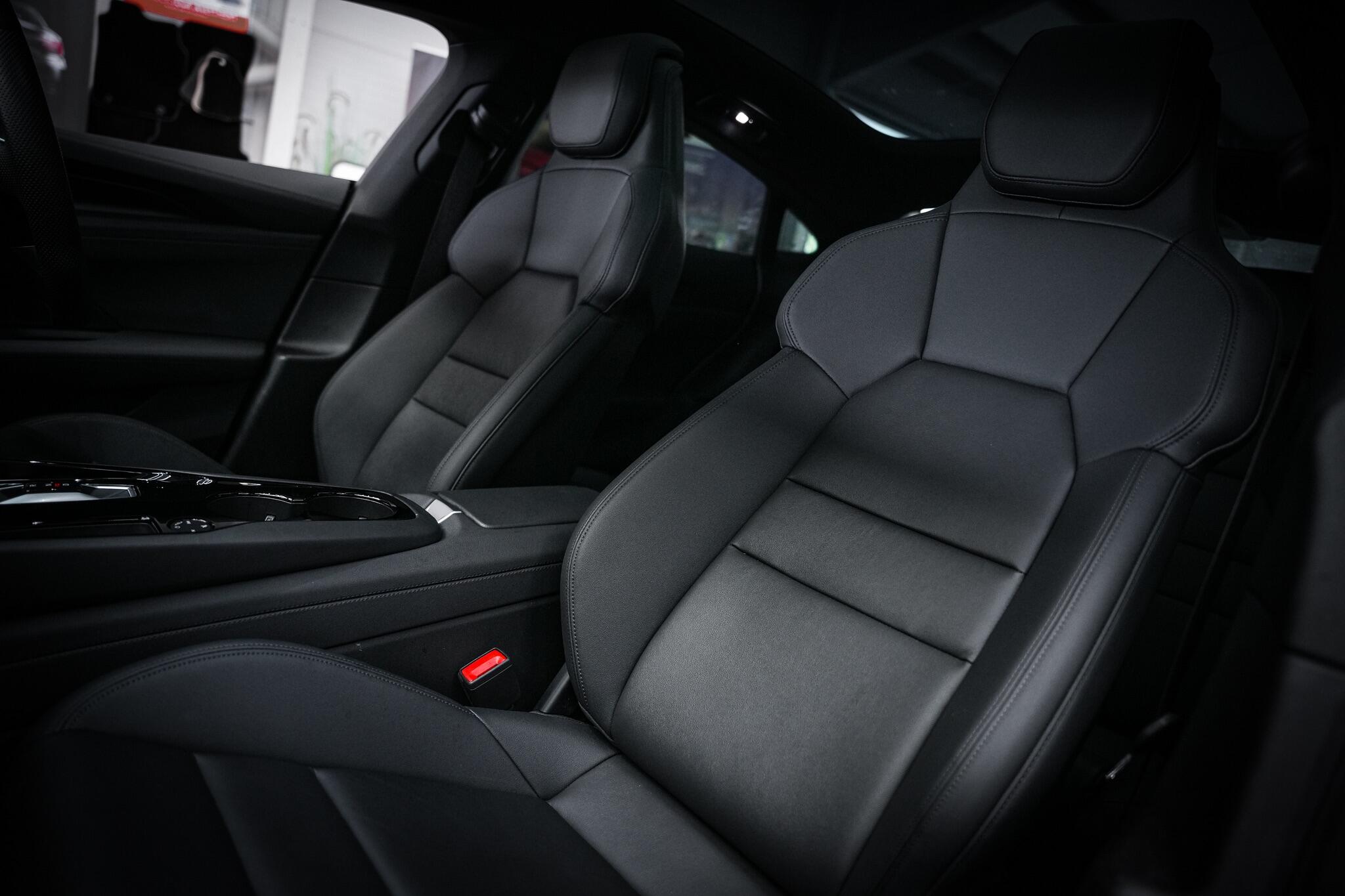 Audi e-tron GT view 24