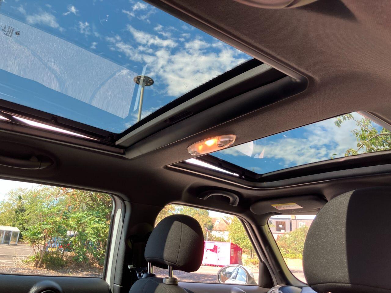 Mini Countryman view 30