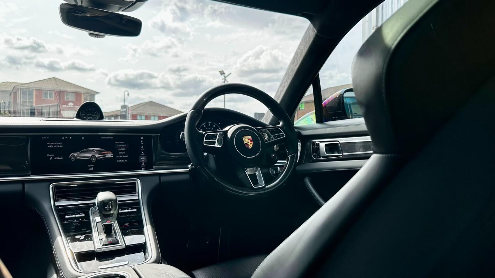 Porsche Panamera view 28