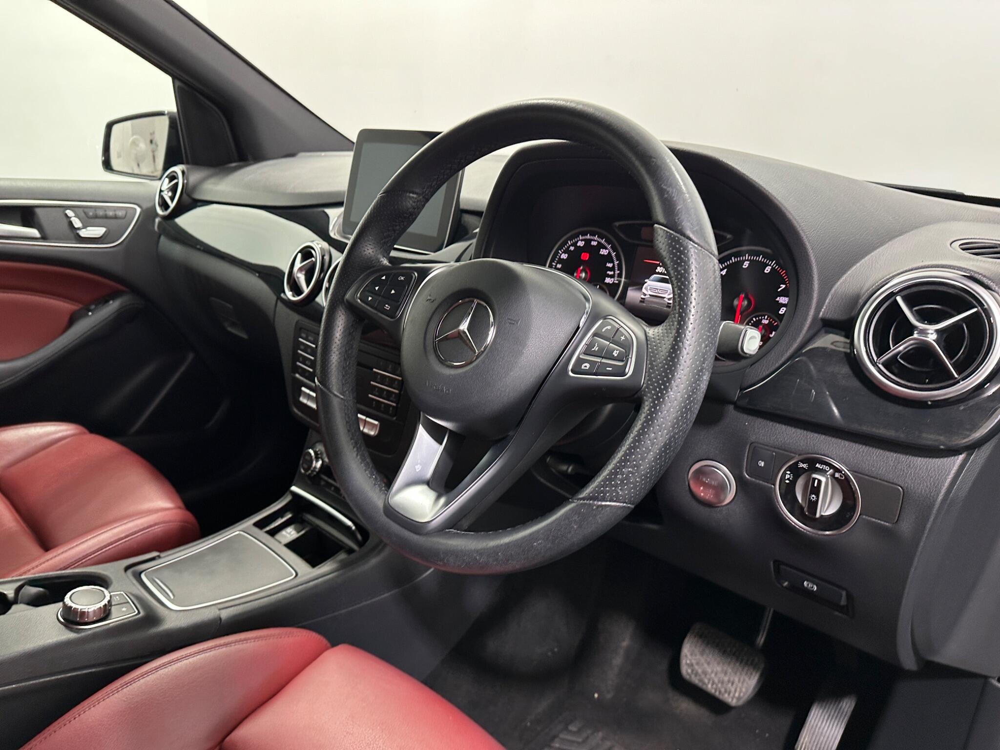Mercedes-Benz B Class view 11