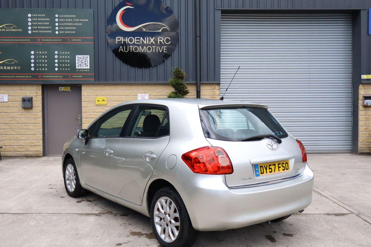 Toyota Auris view 9
