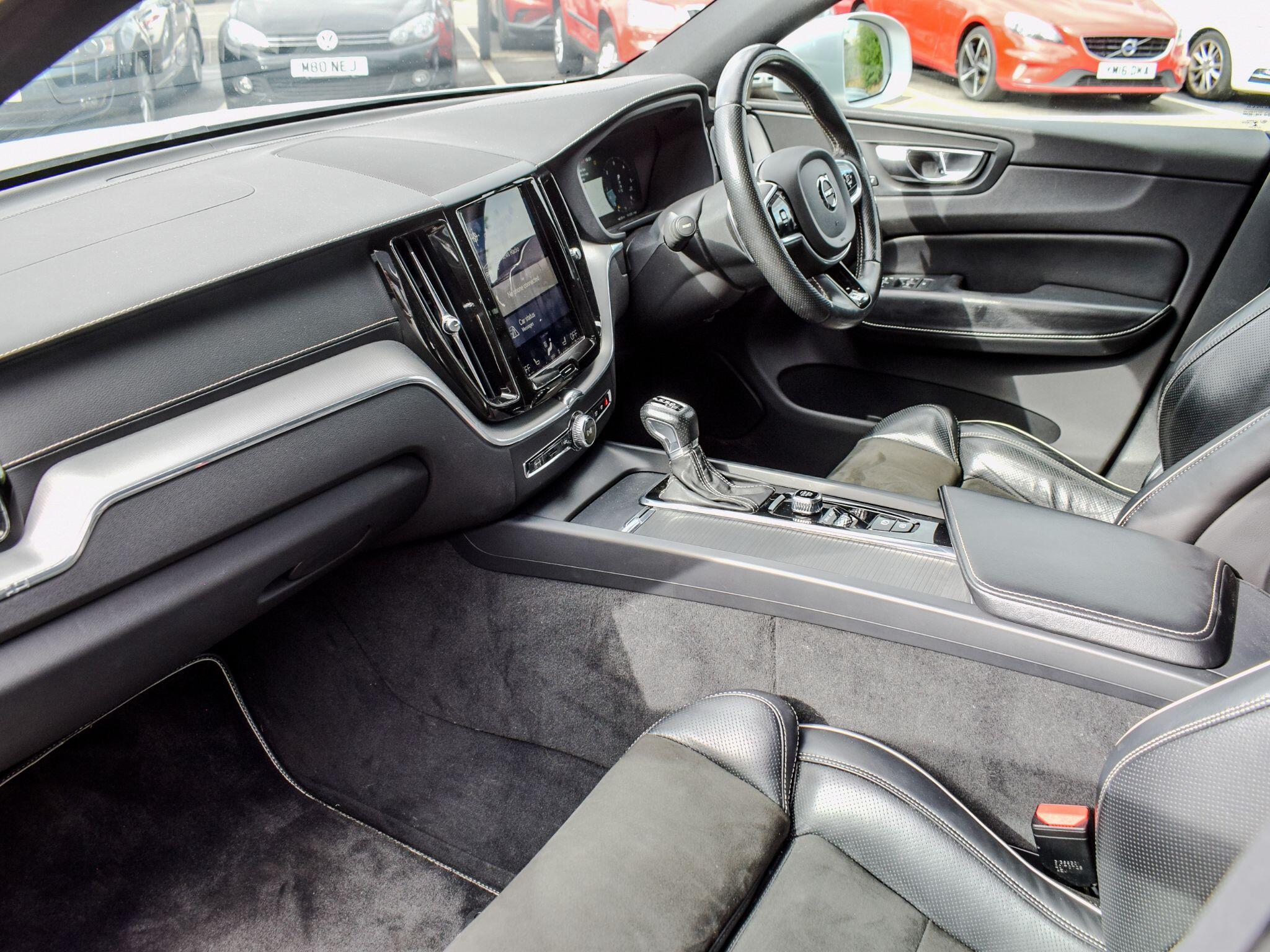 Volvo XC60 view 18