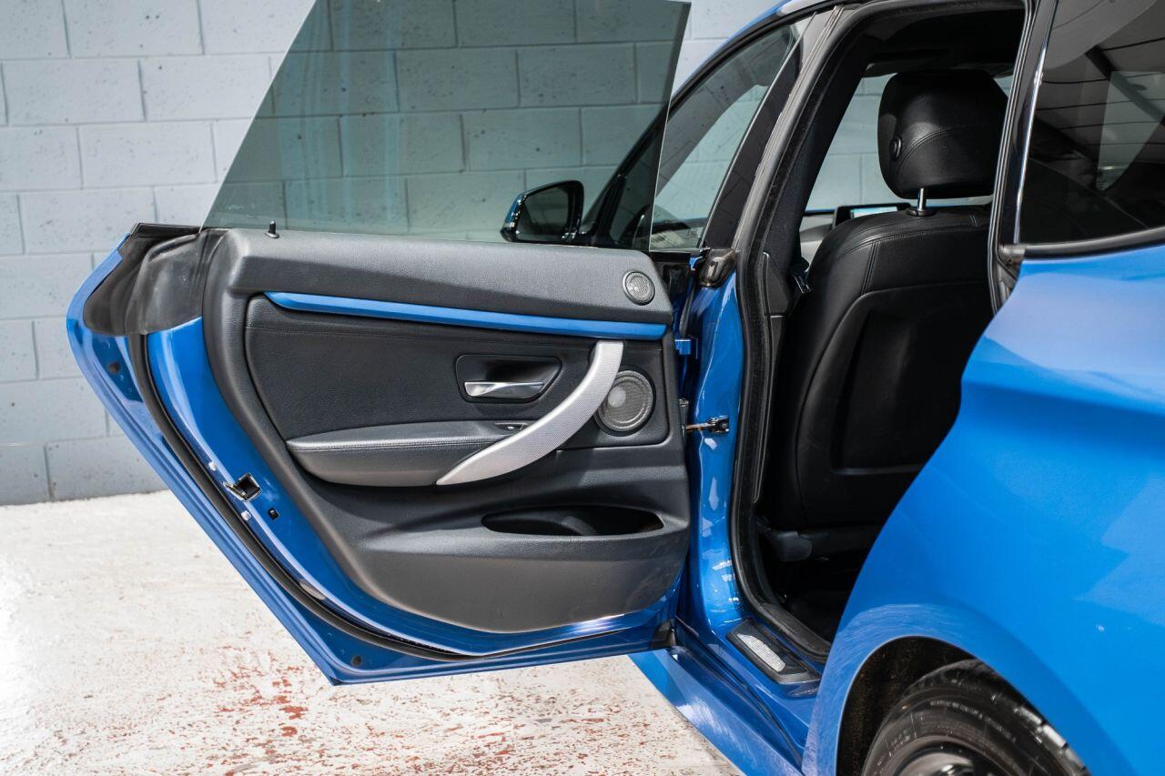 BMW 3 Series view 18