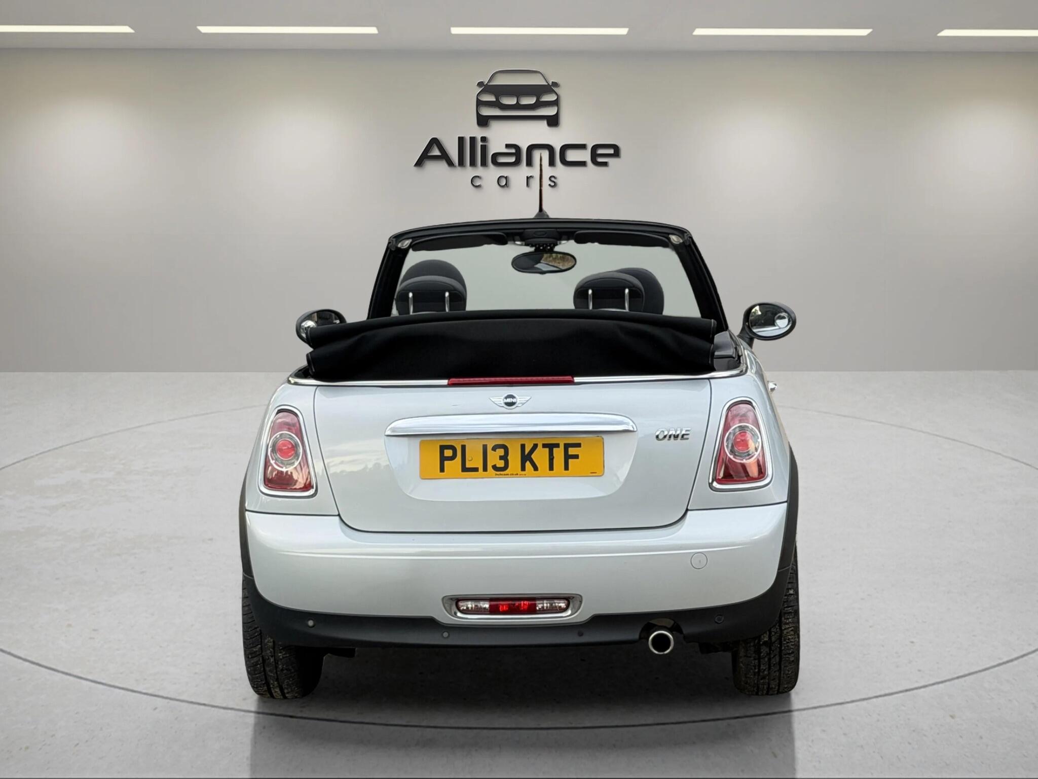 Mini Convertible view 62