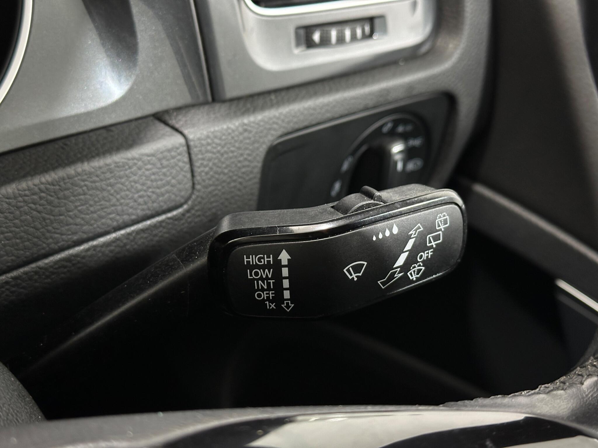 Volkswagen Golf view 17