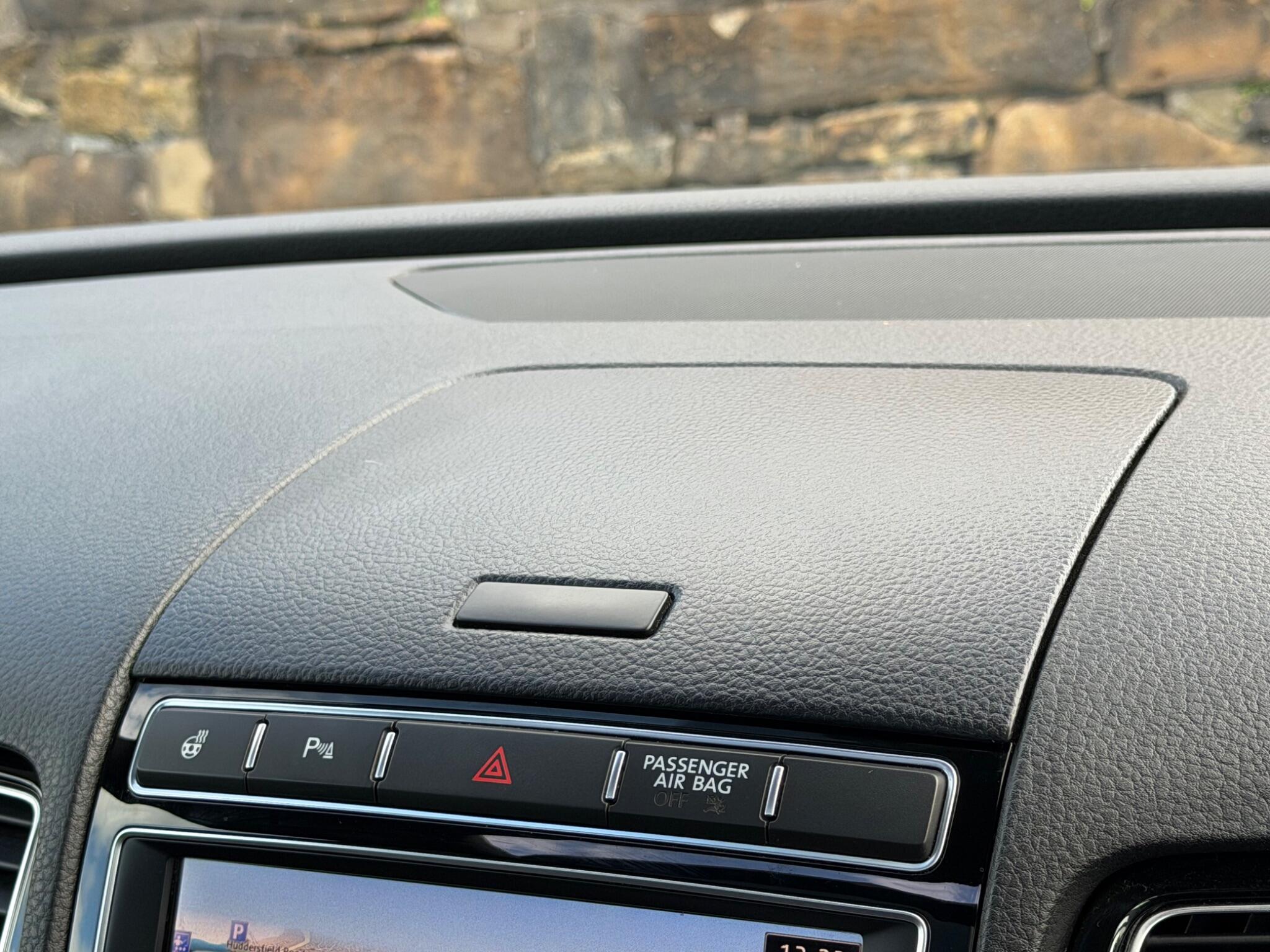 Volkswagen Touareg view 31