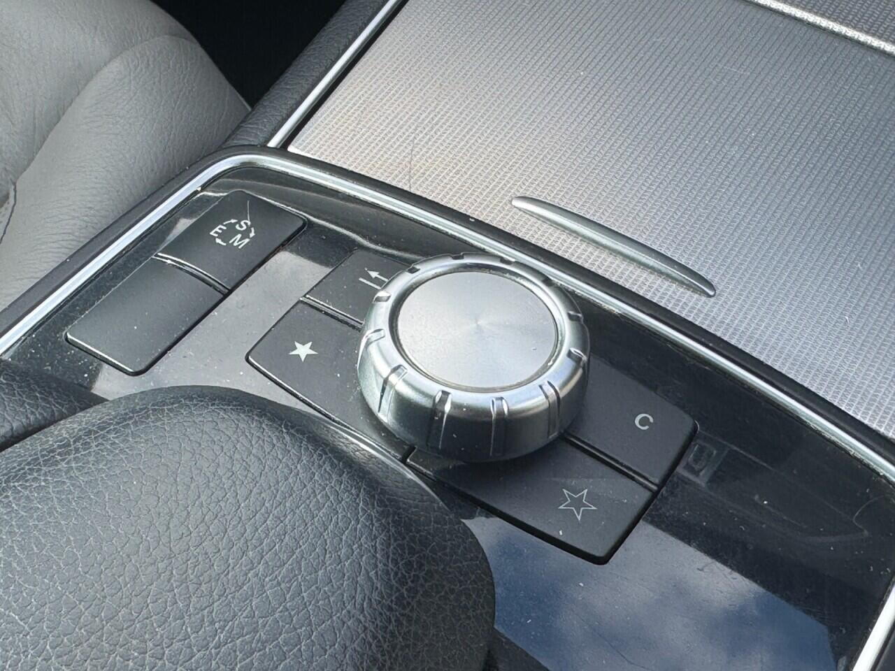 Mercedes-Benz E-Class view 22