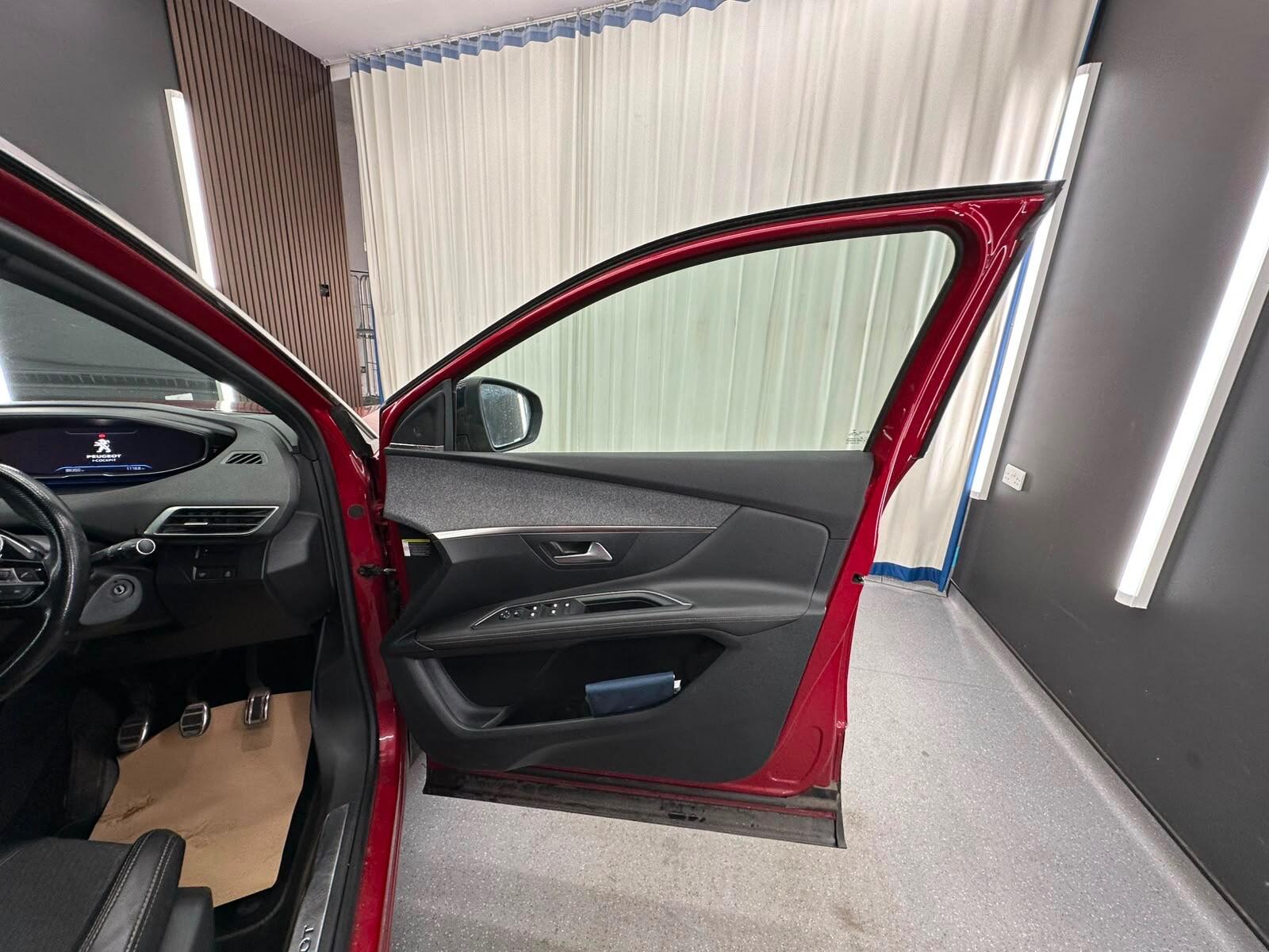 Peugeot 3008 view 17