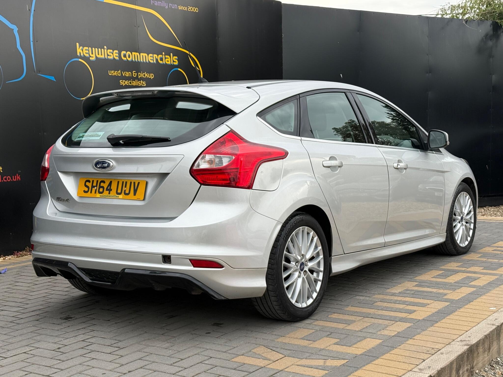 Ford Focus view 6