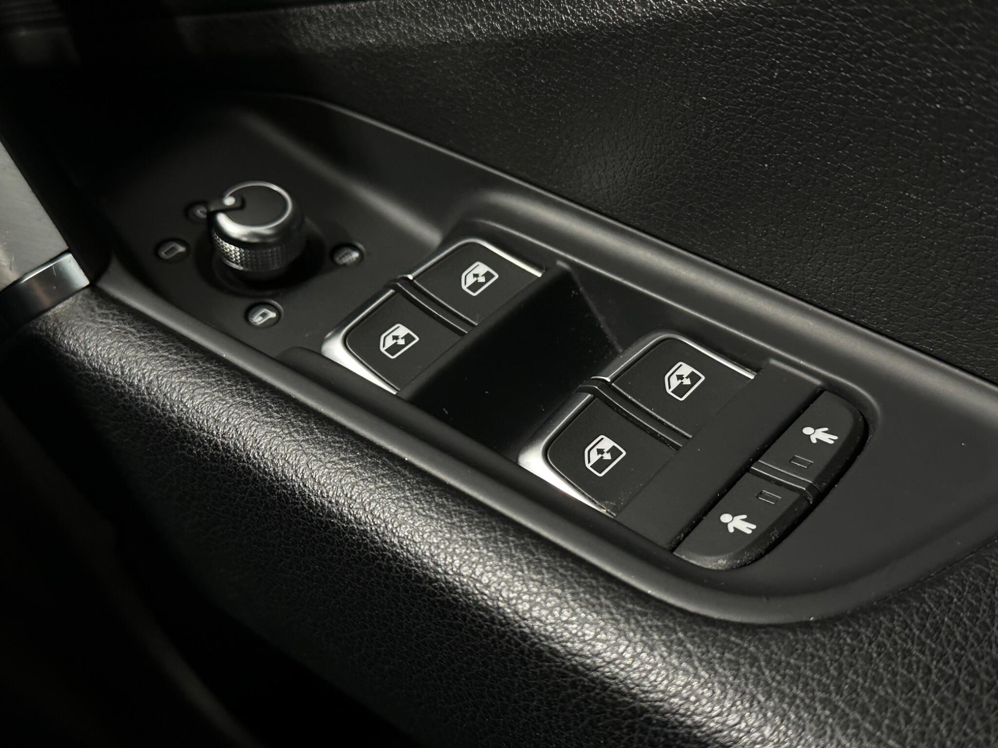 Audi Q2 view 19