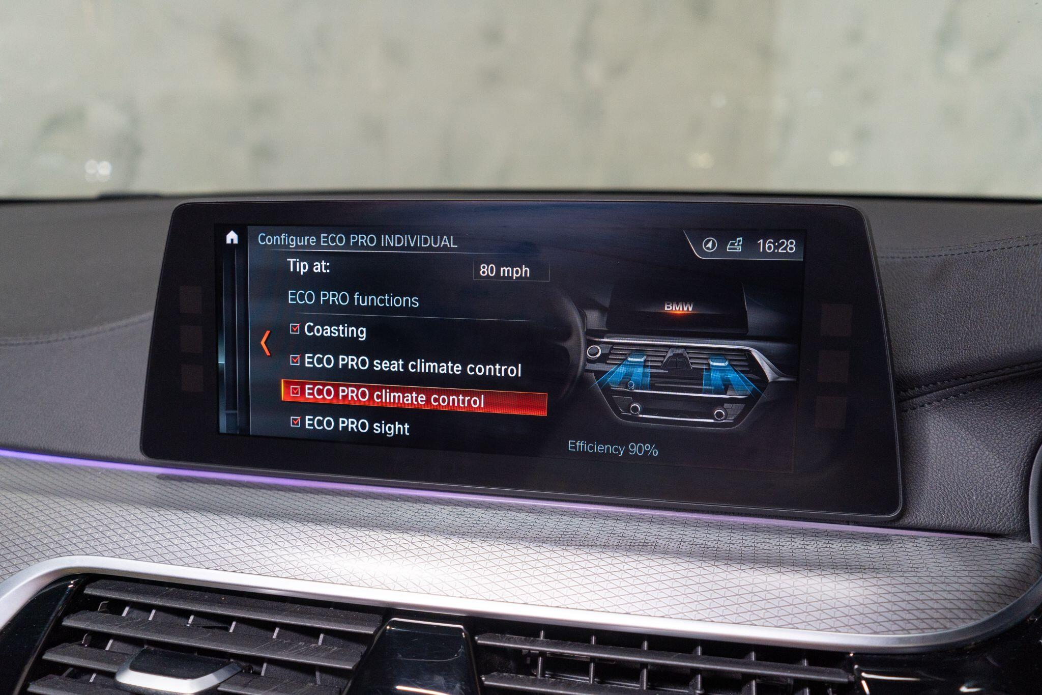 BMW 5 Series view 26