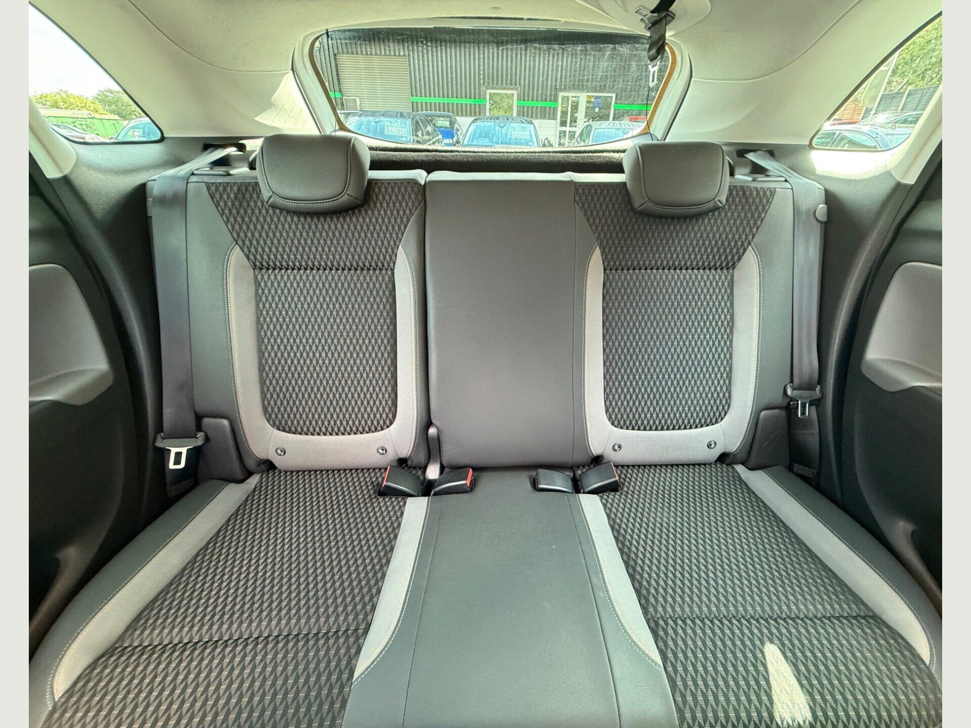 Vauxhall Crossland X view 48