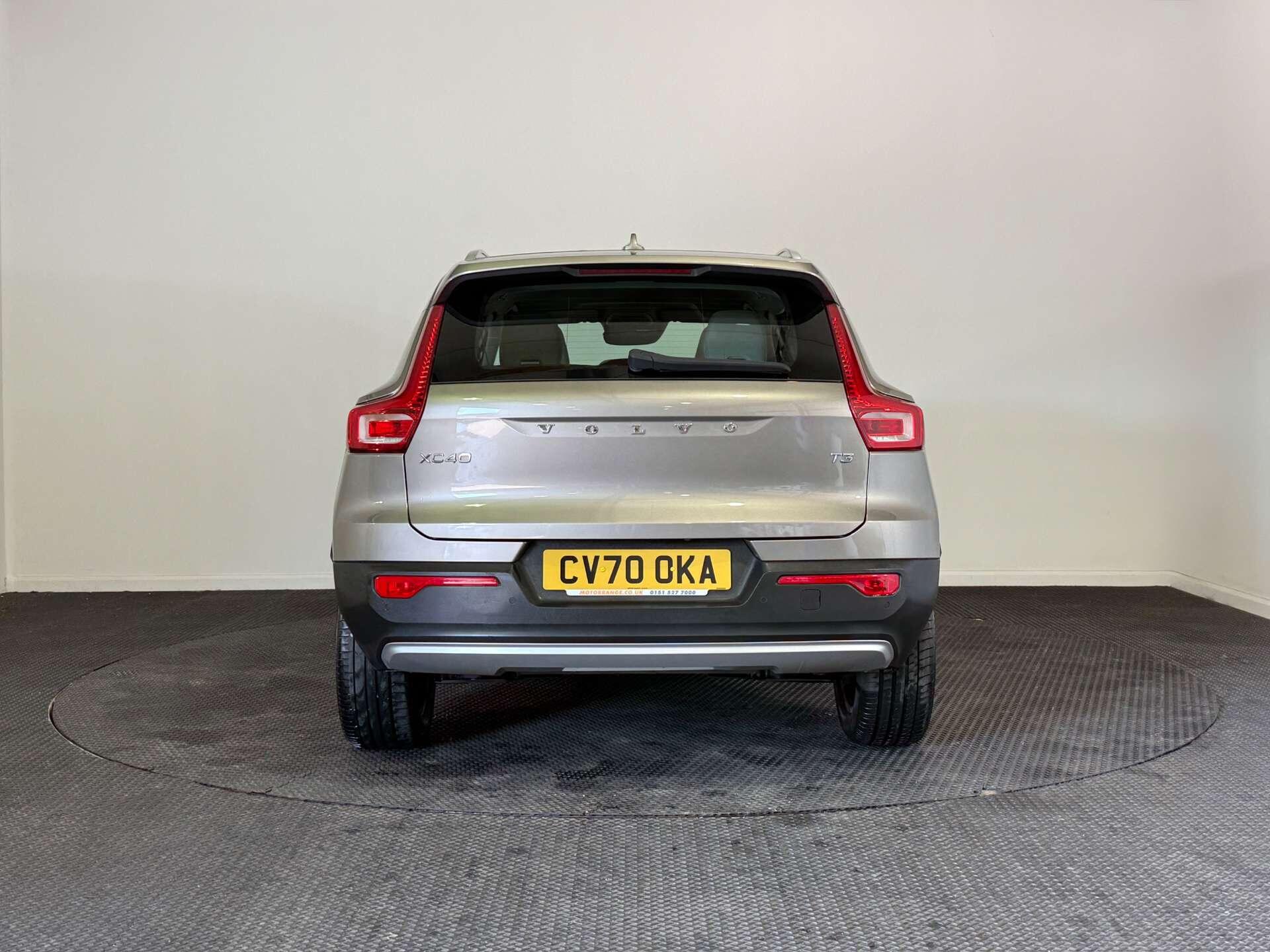 Volvo XC40 view 6