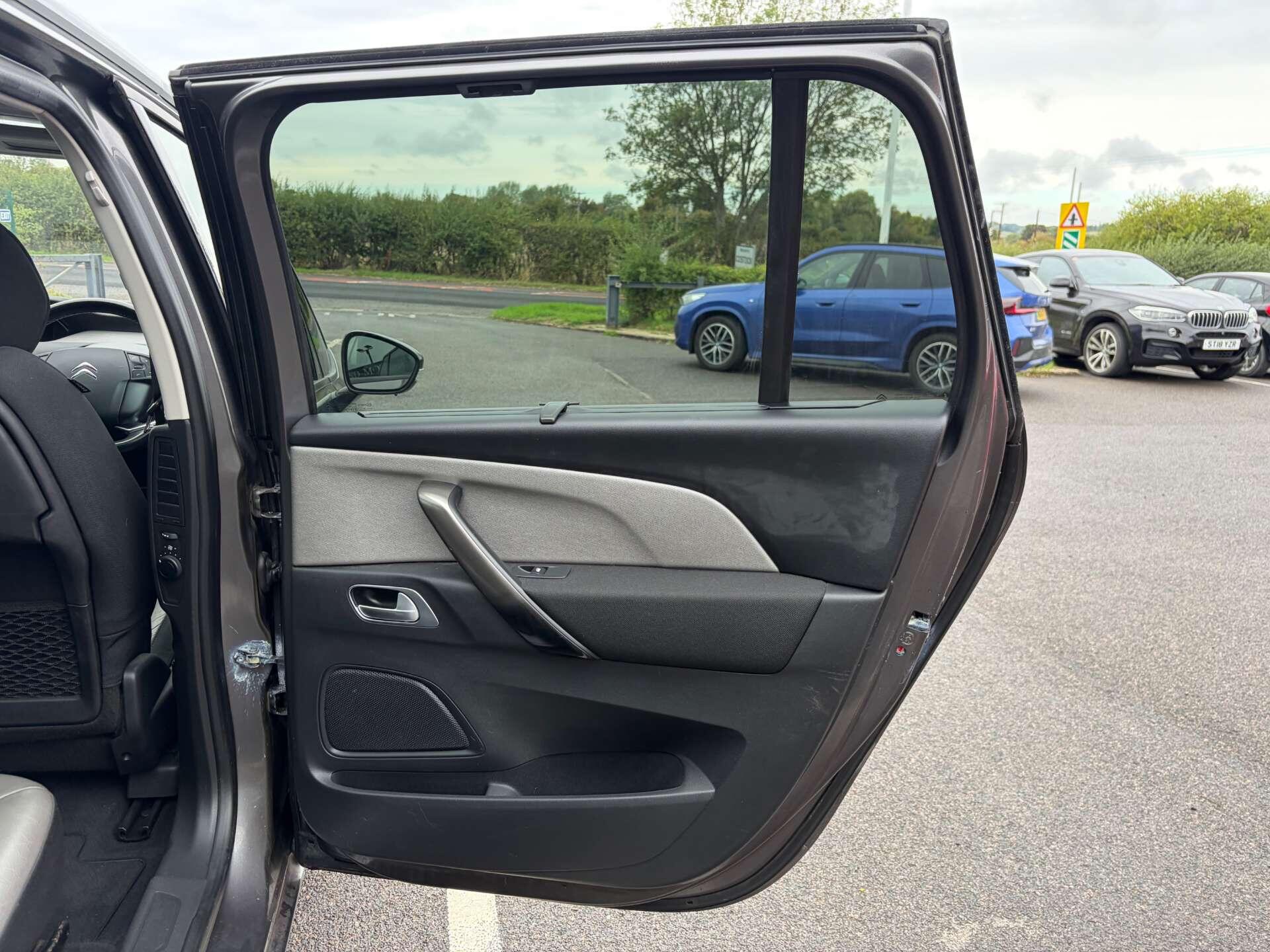 Citroen Grand C4 Picasso view 30