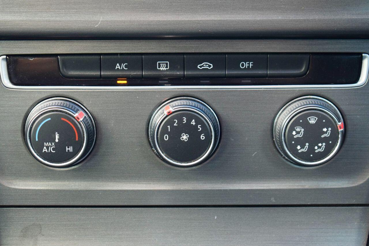 Volkswagen Golf view 52