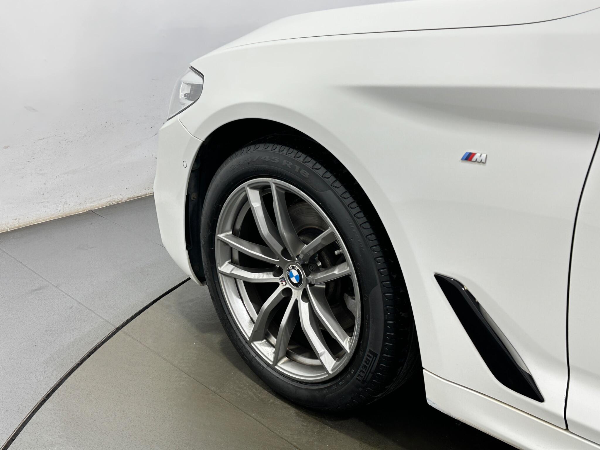 BMW 5 Series view 47
