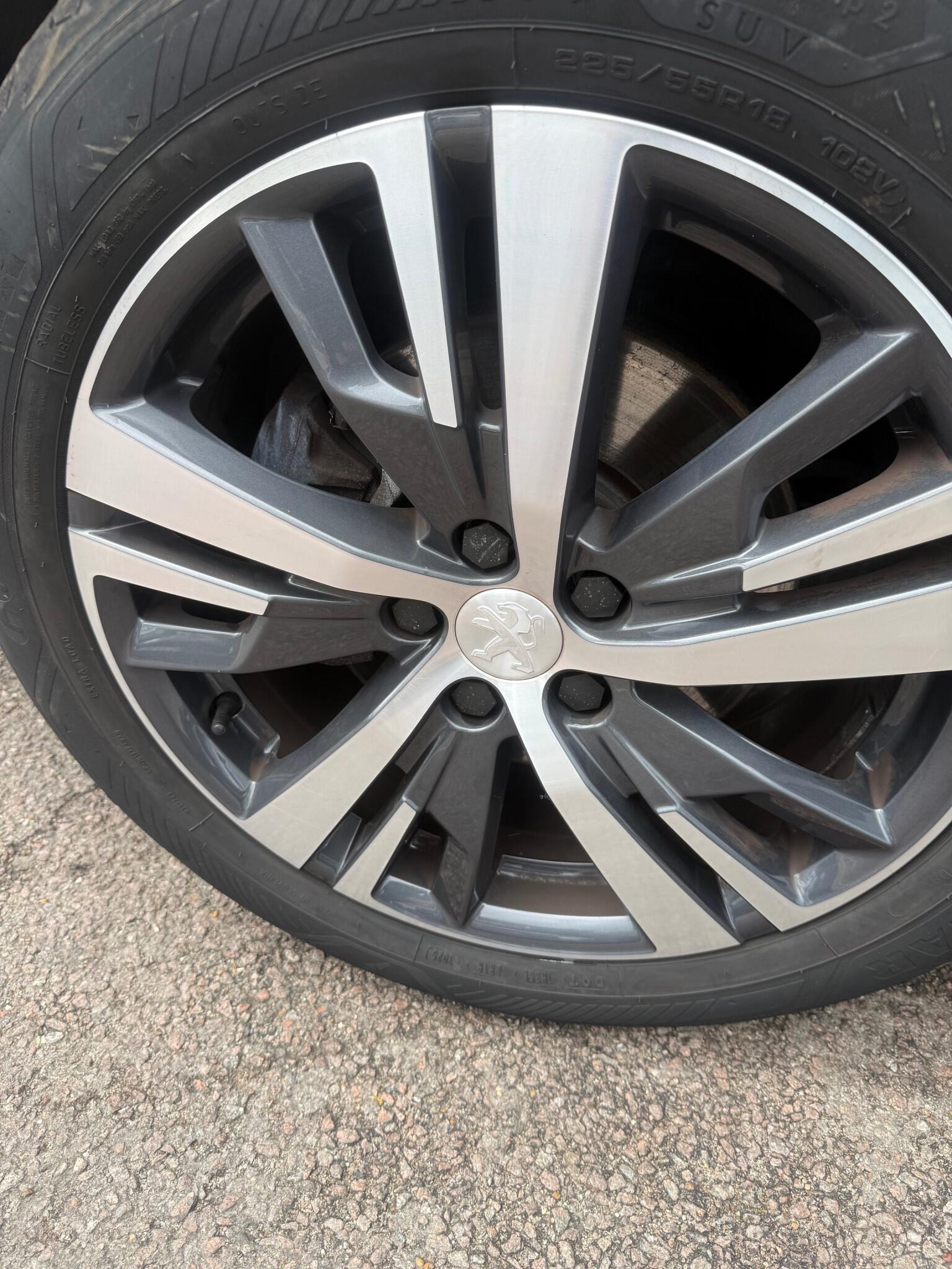 Peugeot 5008 view 9
