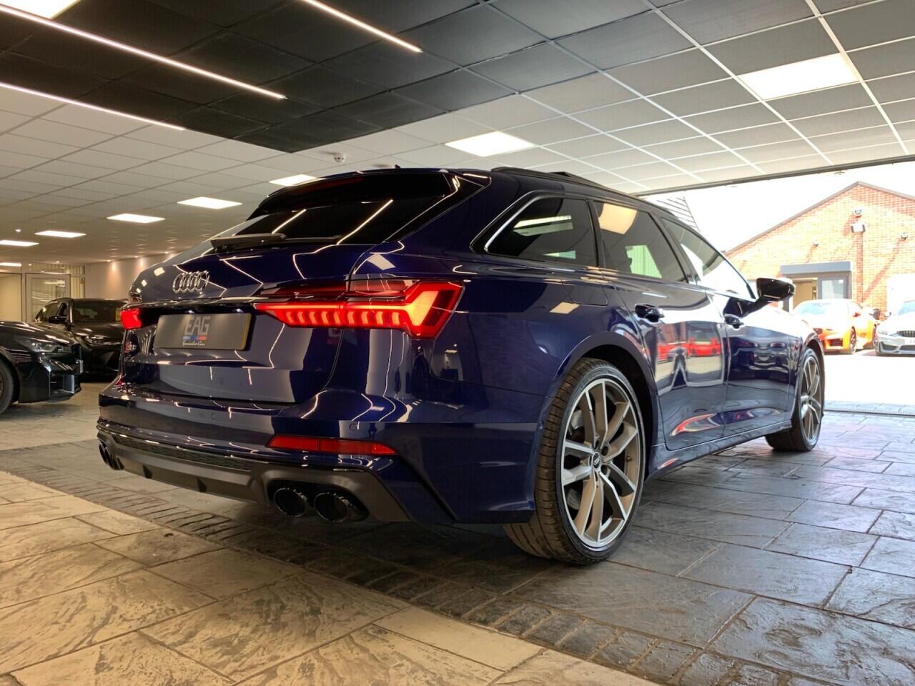 Audi S6 Avant view 15