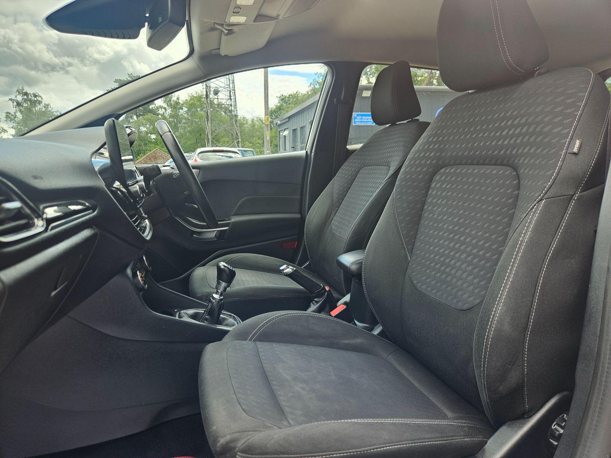 2019 Ford Fiesta image 15