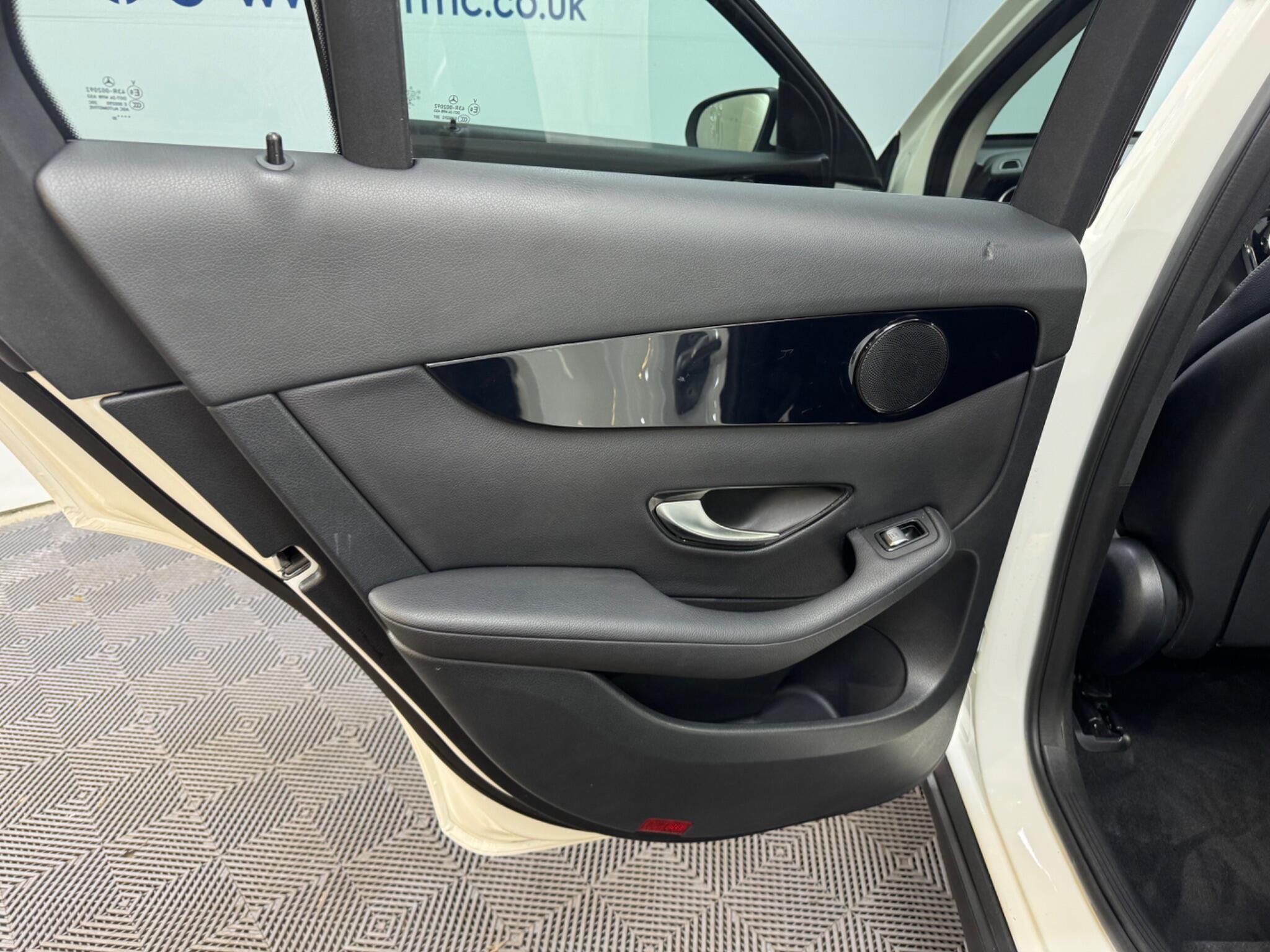 Mercedes-Benz GLC view 46