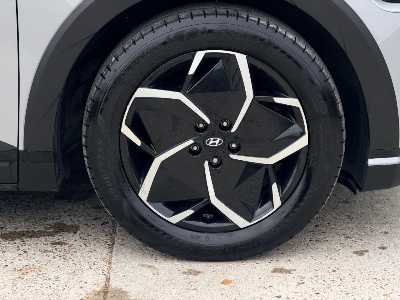 Hyundai Ioniq 5 view 15
