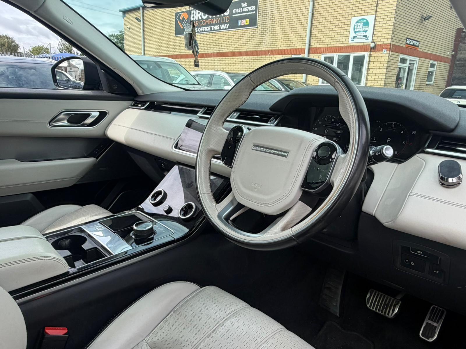 Land Rover Range Rover Velar view 9