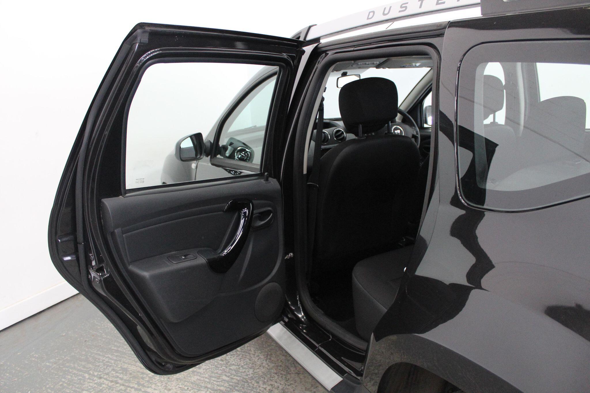 Dacia Duster view 27