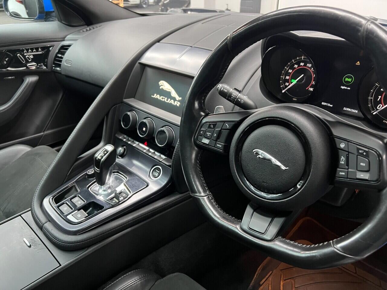 Jaguar F-Type view 40